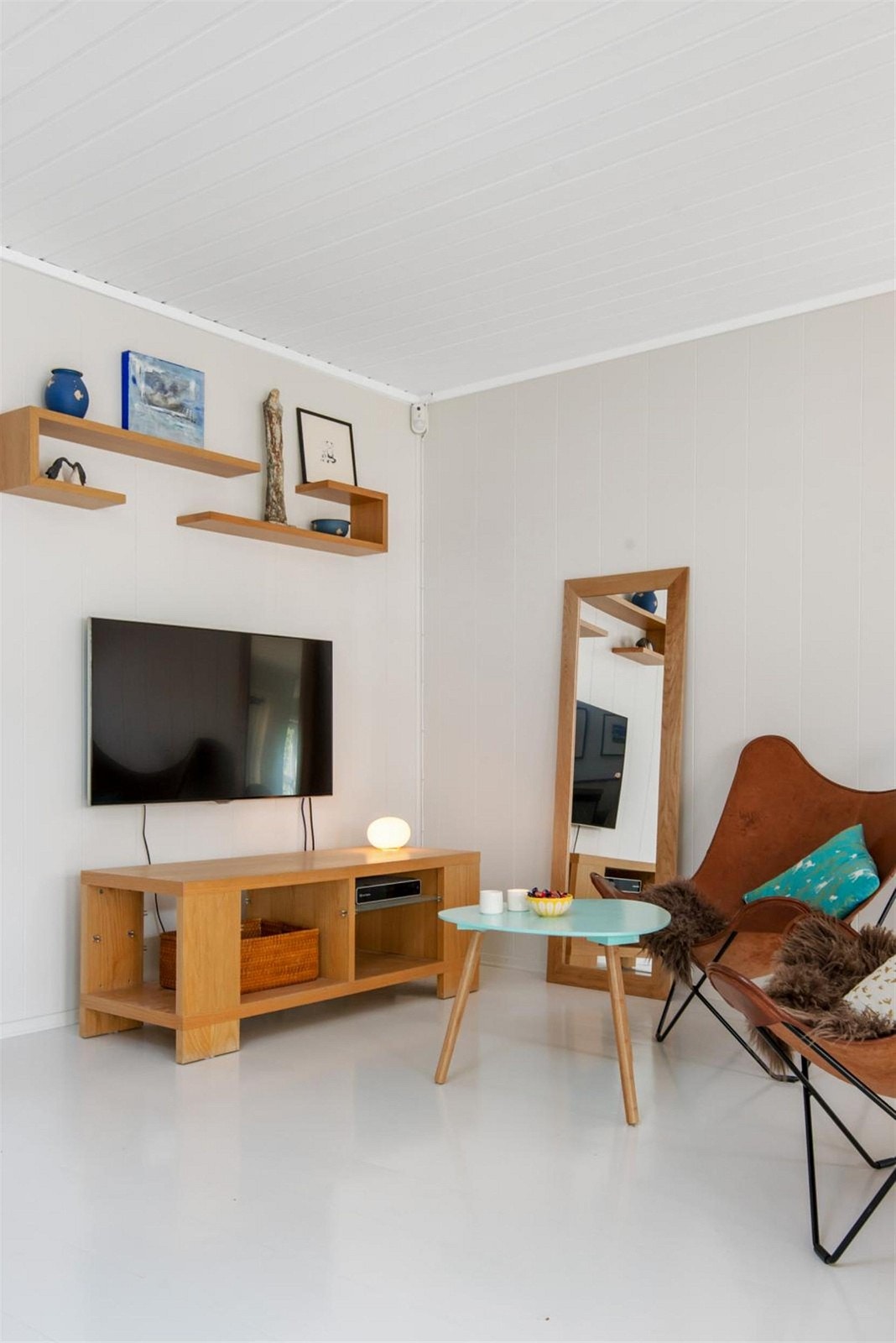 Vinkelstue med malt parkett Galleribilde