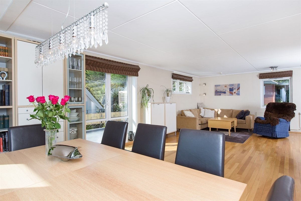 Stuen sett fra spisestuen Galleribilde