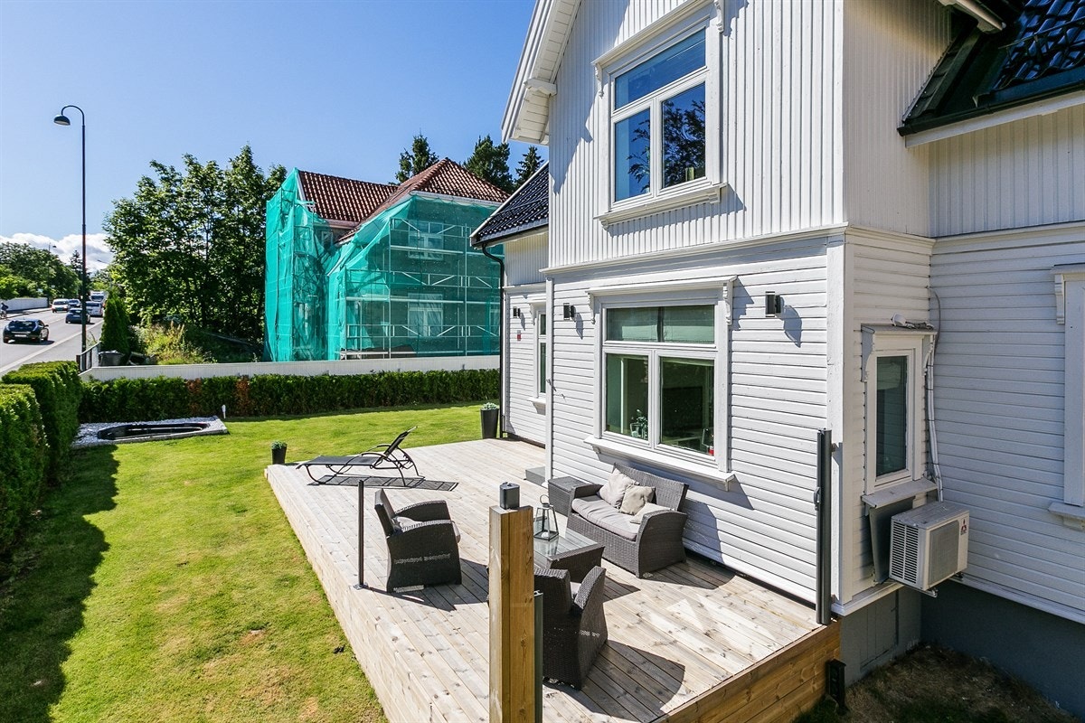 Både huset og utearealene er betydelig påkostet gjennom de seneste årene. Galleribilde