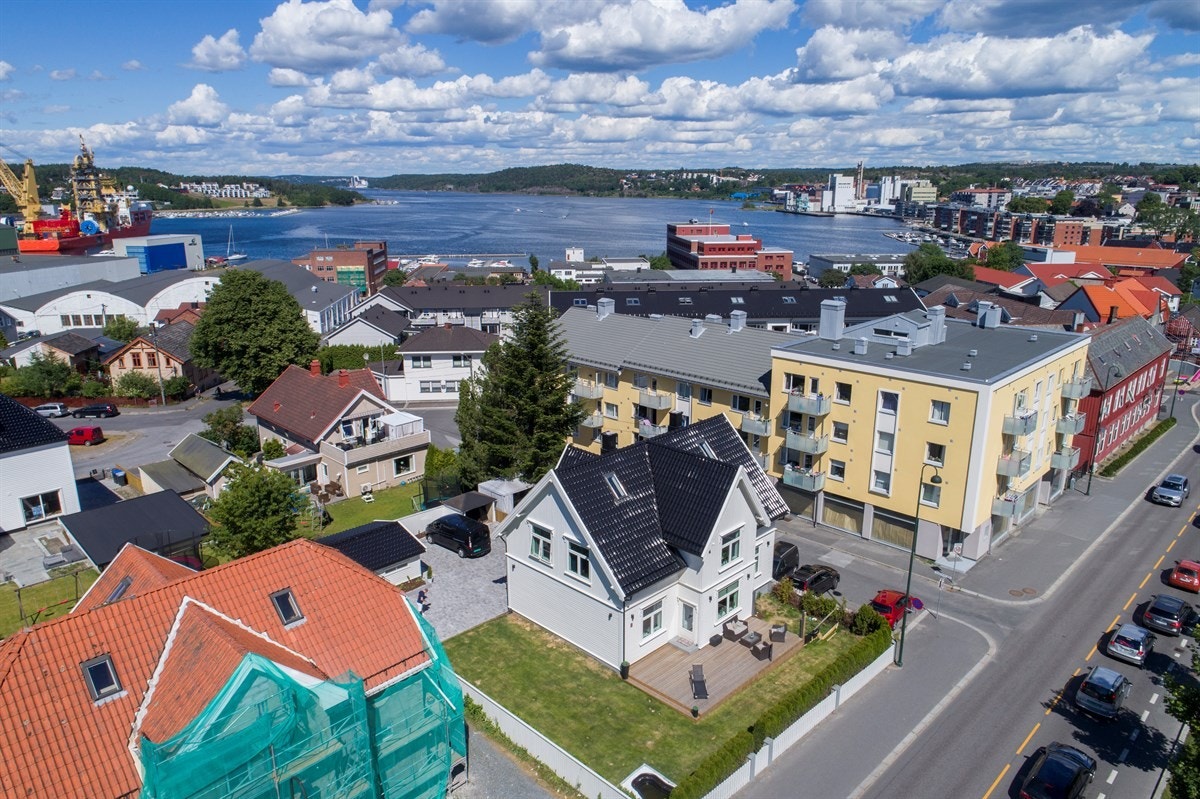 Nabolaget er veletablert og består blant i stor grad av eldre villabebyggelse. Galleribilde