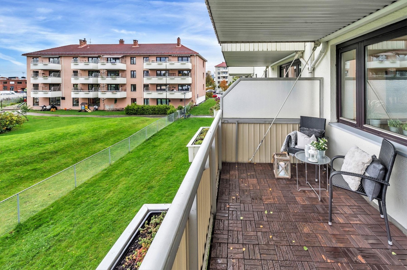 - Solrik balkong mot vest - Galleribilde