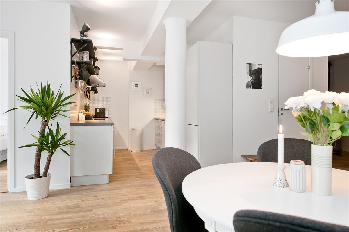 Moderne og fresht kjøkken med spennende detaljer og fine løsninger Galleribilde