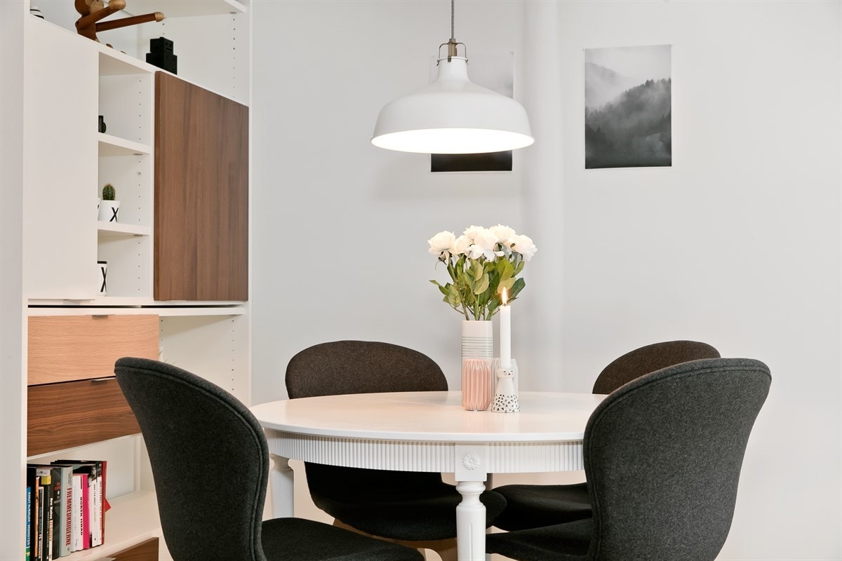 God plass til stor spisegruppe Galleribilde