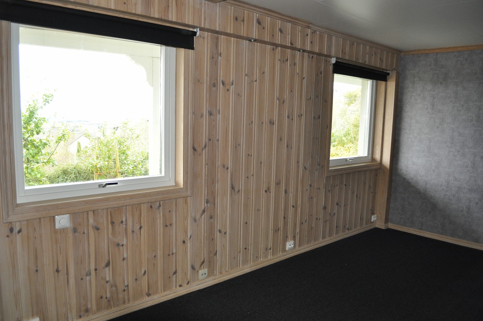 Største soverom m teppe, men parkett under. Galleribilde