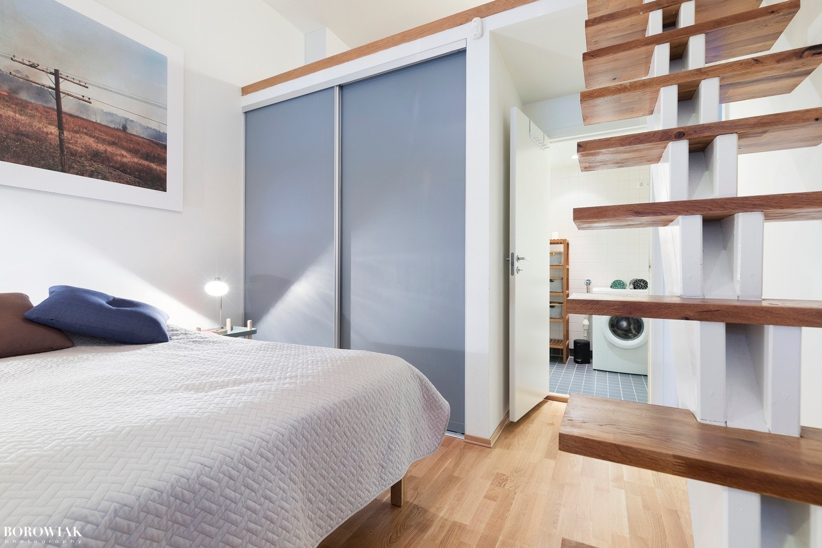 Romslig skyvedørsgarderobe hvor du har rikelig med plass for lagring. Galleribilde