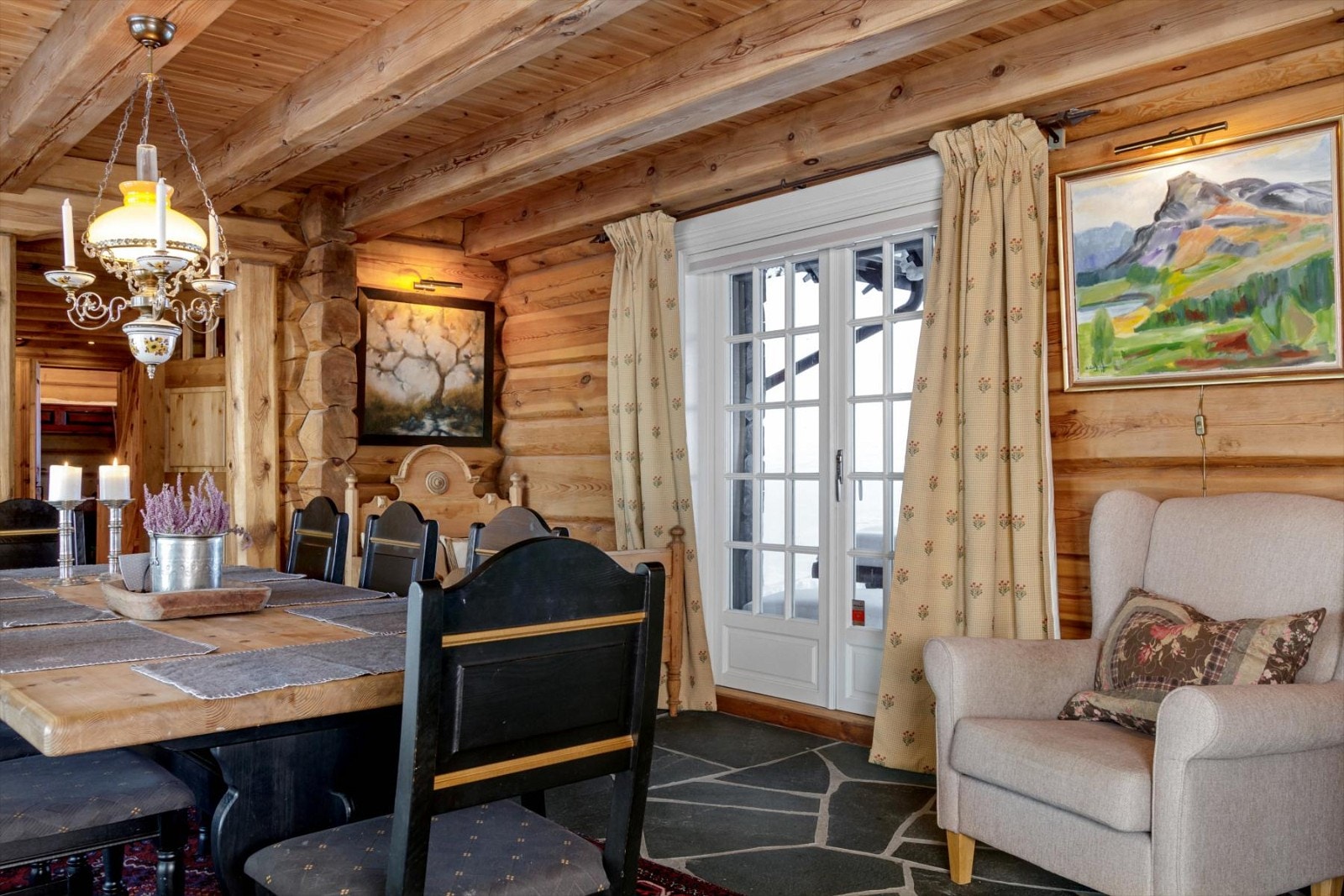 stue 7 5100 Galleribilde