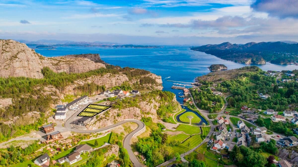 Velkommen til idylliske Hedlemyra Boligfelt på Haganes hvor vi har 3 ferdigplanerte eneboligtomter til salgs. Galleribilde