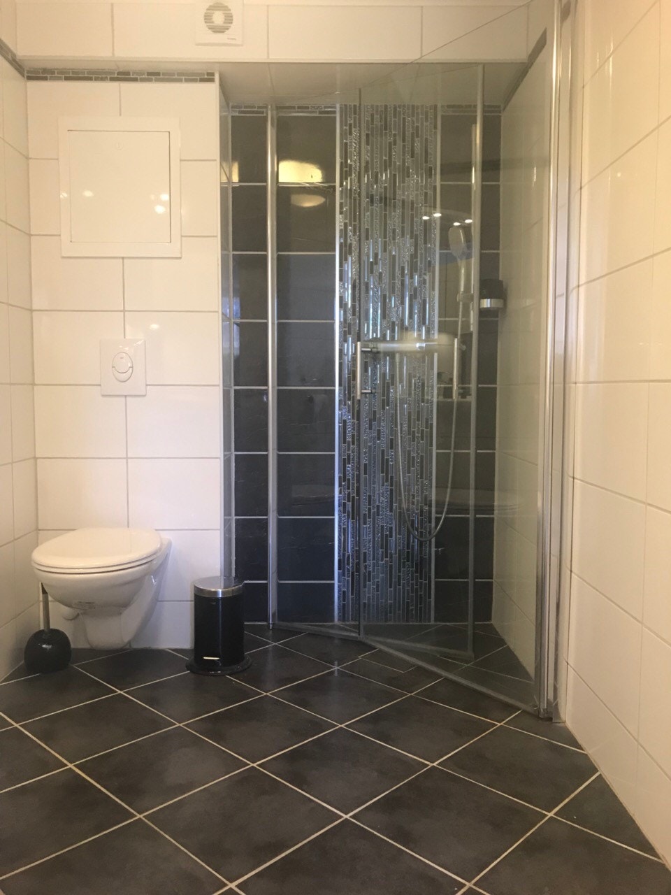 Badet Galleribilde