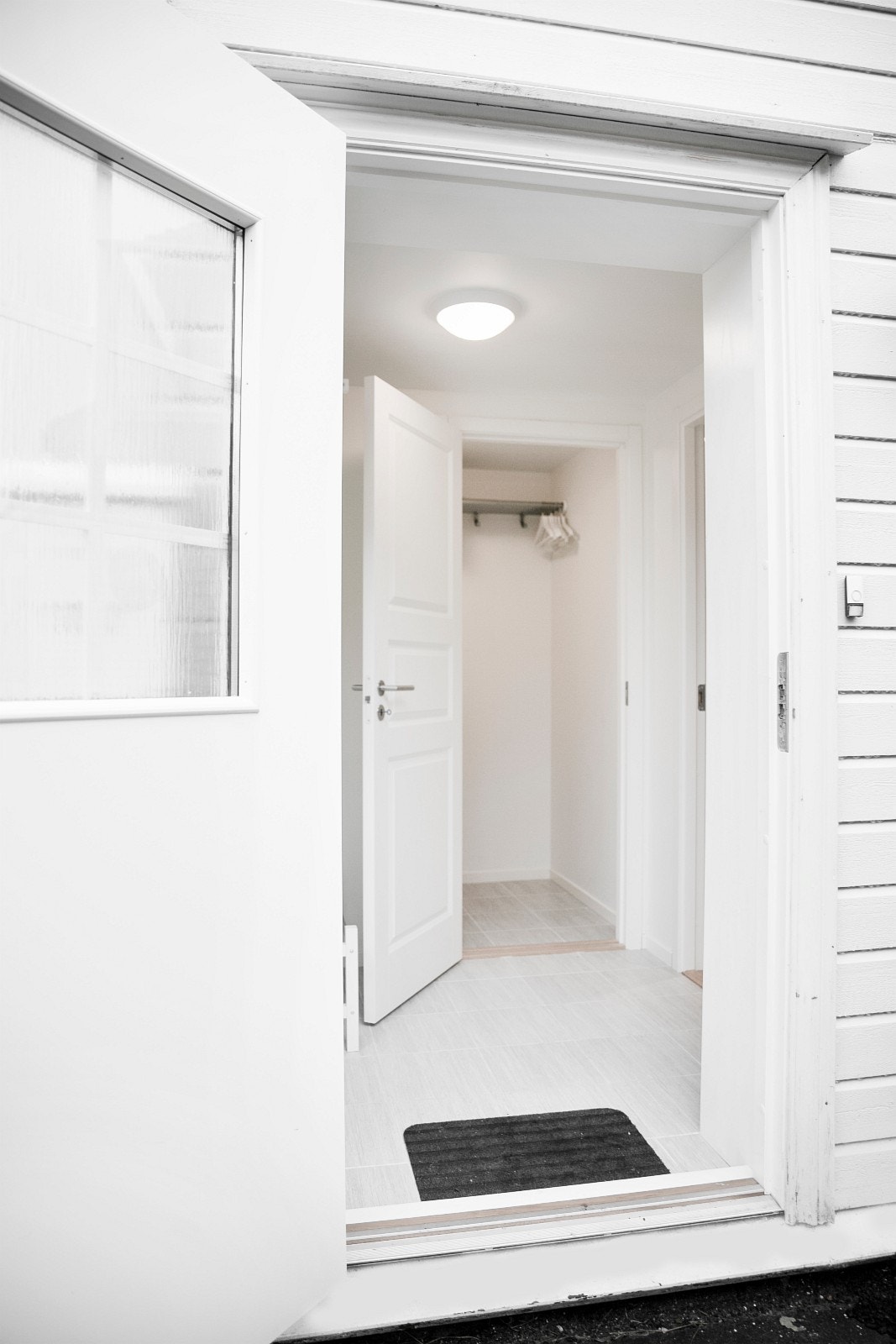 inngang, og bod innerst Galleribilde