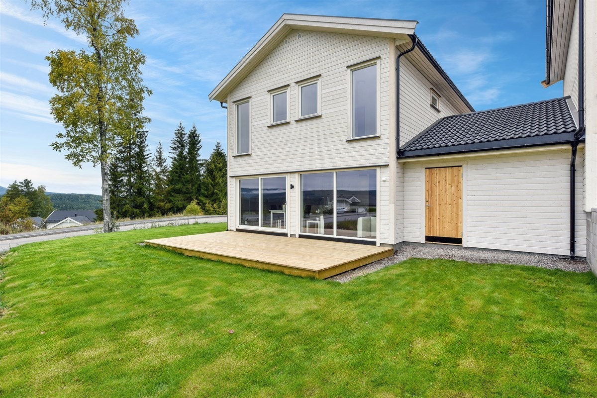 Hagen er lettstelt og her kan de gode solforholdene nytes gjennom hele dagen. Galleribilde