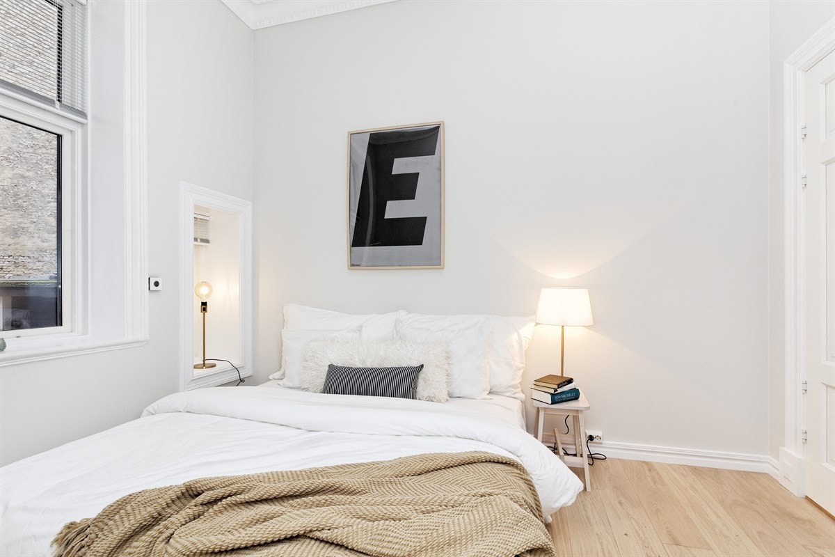 Her er det god plass til å sette inn en stor dobbeltseng Galleribilde