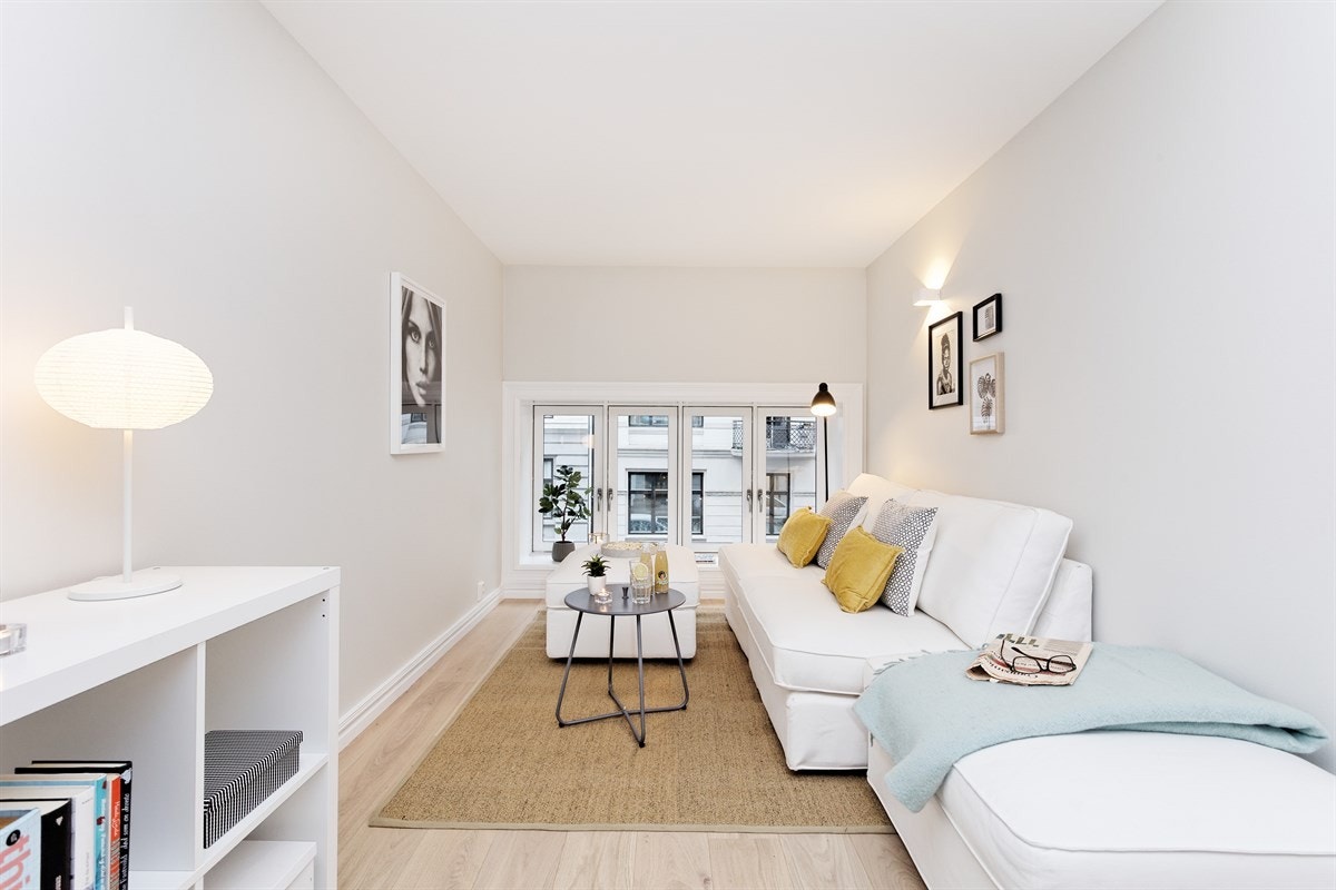 Stort og langt rom i 2.etasje som enkelt kan innredes som stue etter ønske Galleribilde