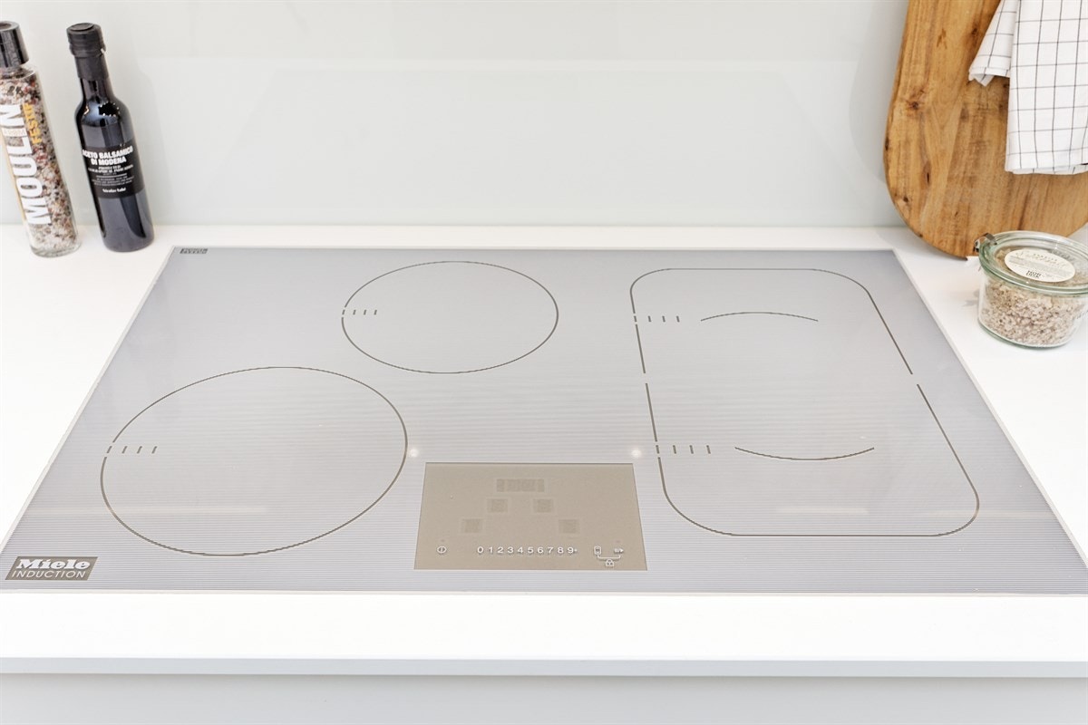 Stor induksjonsplate Galleribilde