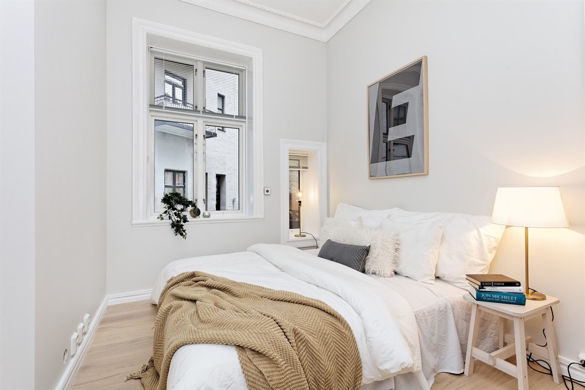 Romslig og koselig hovedsoverom Galleribilde