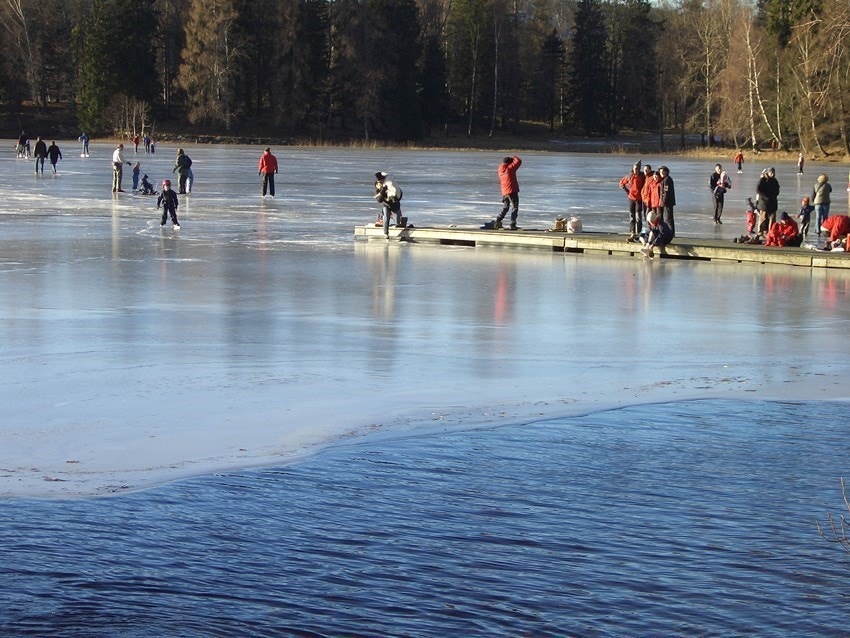 Skøyteis på Bogstadvannet om vinteren Galleribilde