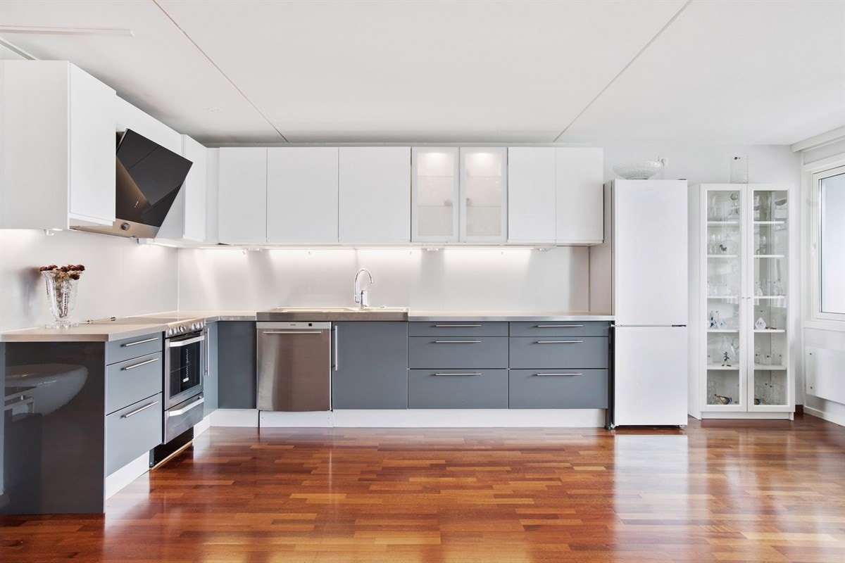 Boligen presenteres av Kristoffer Johannessen ved OBOS Eiendomsmeglere Galleribilde