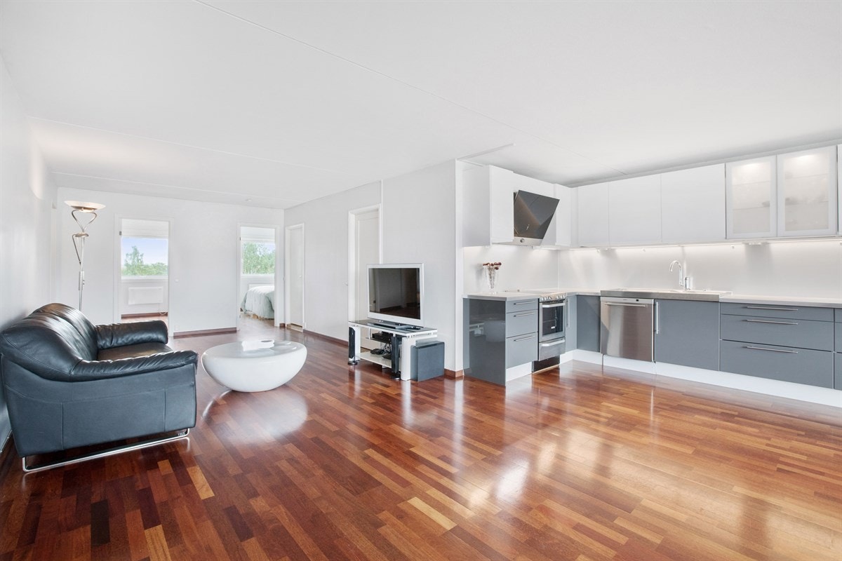 Meget stor stue med flere soner og muligheter for innredning Galleribilde