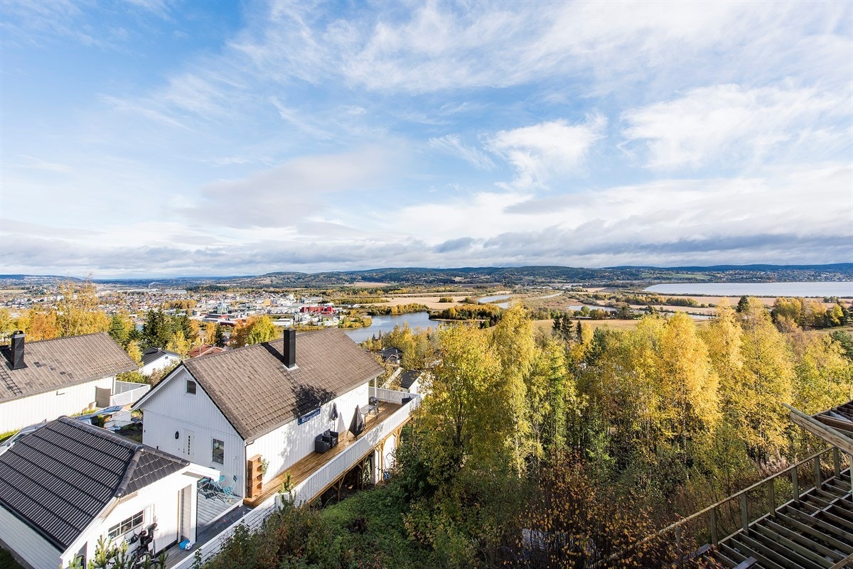 Området har nærhet til bl.a. skoler, barnehager og offentlig kommunikasjon. Galleribilde