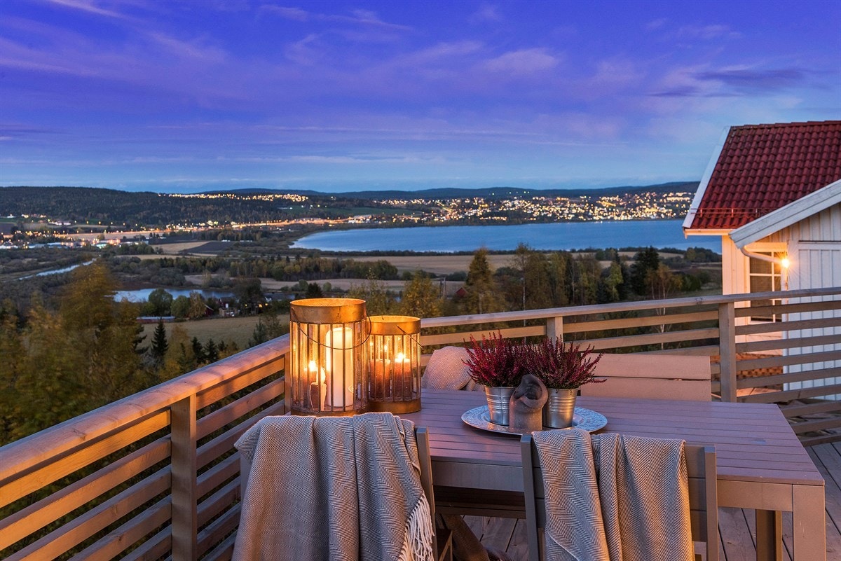 Glimmervegen 4 er en meget pen halvpart av tomannsbolig med attraktiv beliggenhet. Galleribilde