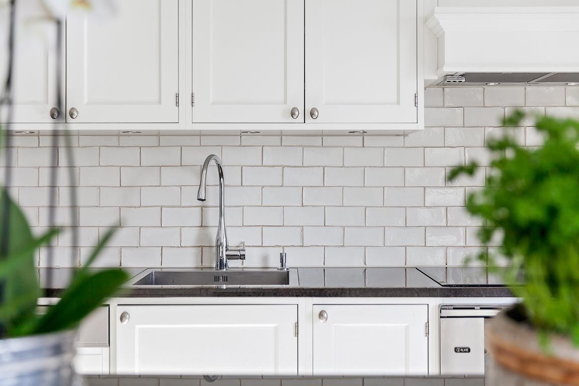 Kjøkkenet er av typen Kungsæter, Sverige eksklusiv og er plassbygget Galleribilde