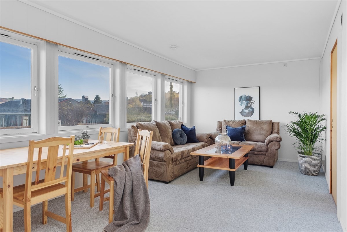 Sokkelleiligheten er en enkel og praktisk leilighet med alt man måtte ha behov for. Her finnes gang, bad, soverom, stue, kjøkken og bod Galleribilde