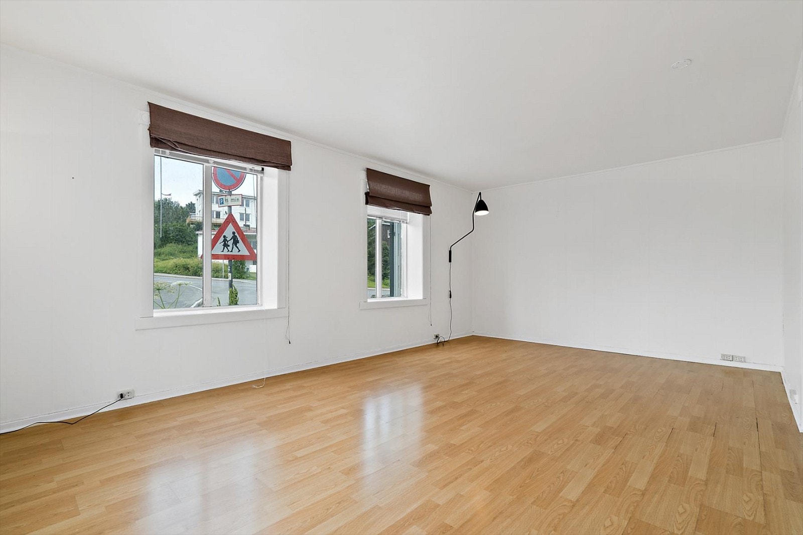 Hvitmalt og fin stue. Galleribilde