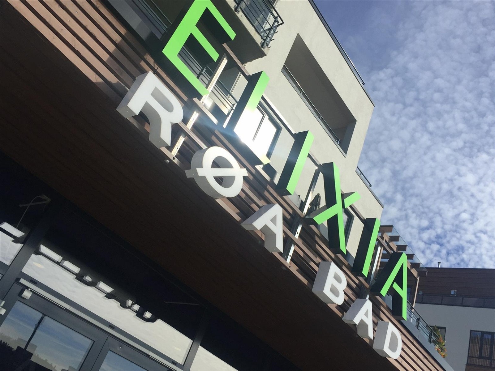 Ellers ligger Elixia og Røa bad på Røa. Galleribilde