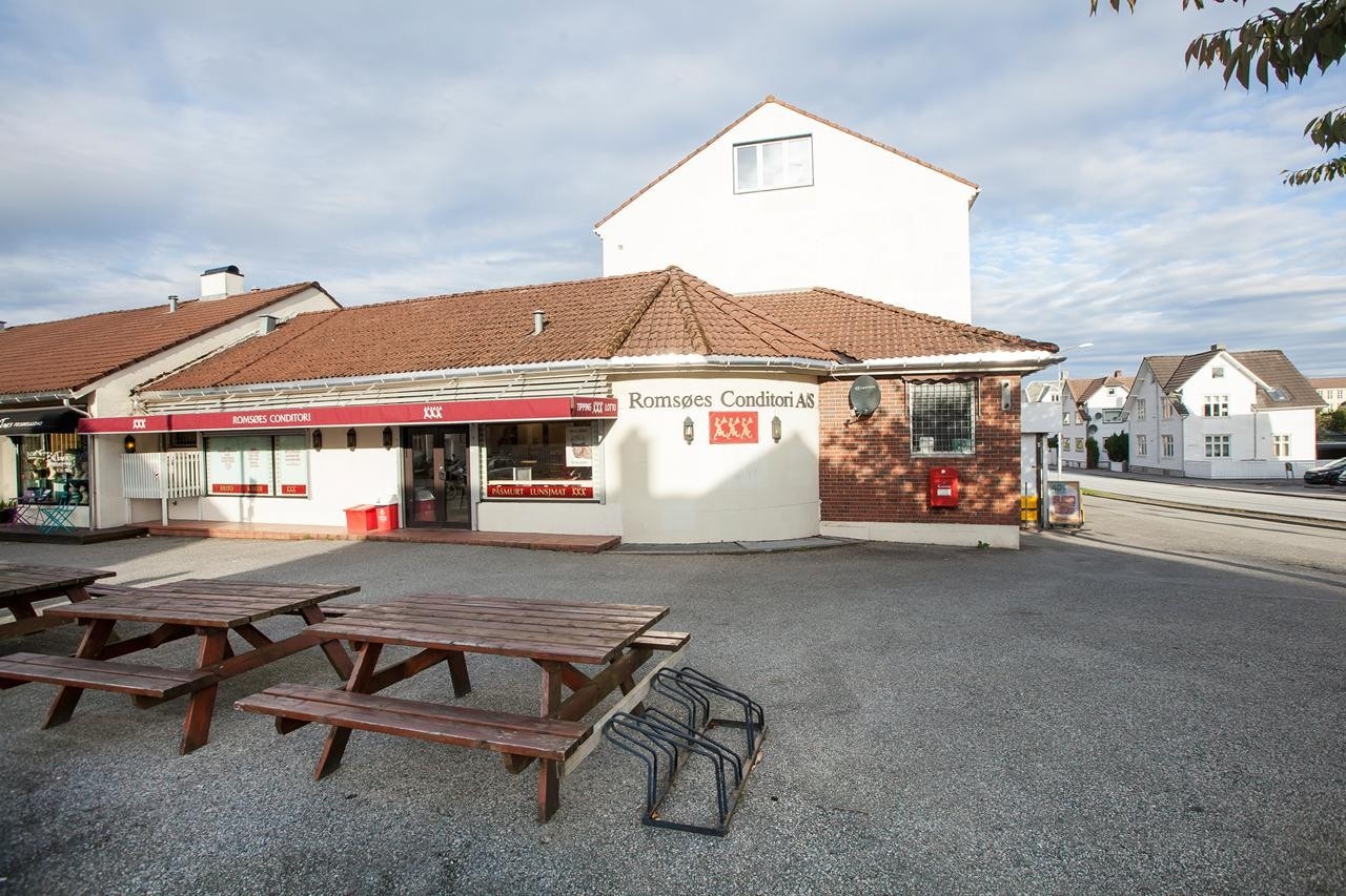 Leiligheten ligger like ved Romsøes Conditori Galleribilde