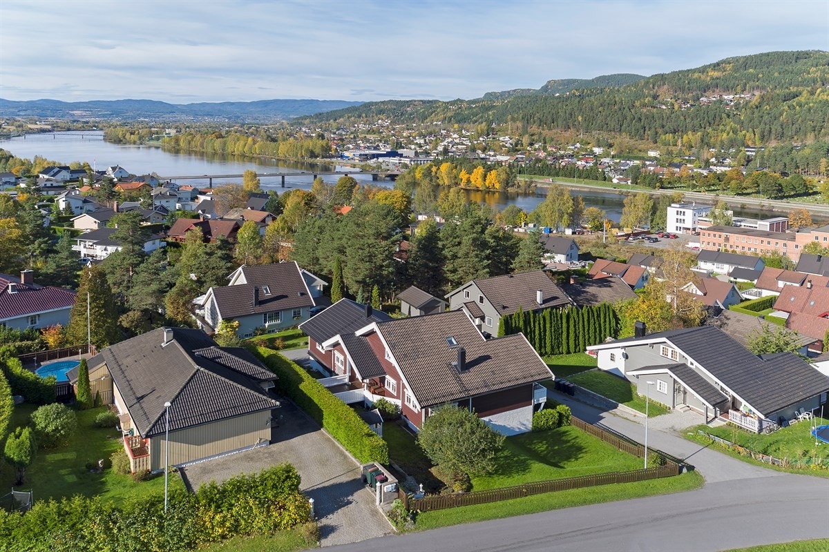 Fra boligen er det kort vei til flotte treningsfasiliteter. Mjøndalen IF har et bredspektret idrettstilbud for alle aldre og byr på både nyoppført stadionanlegg, kunstgressbaner og idrettshall. Her finner du også Stamina treningssenter. Galleribilde