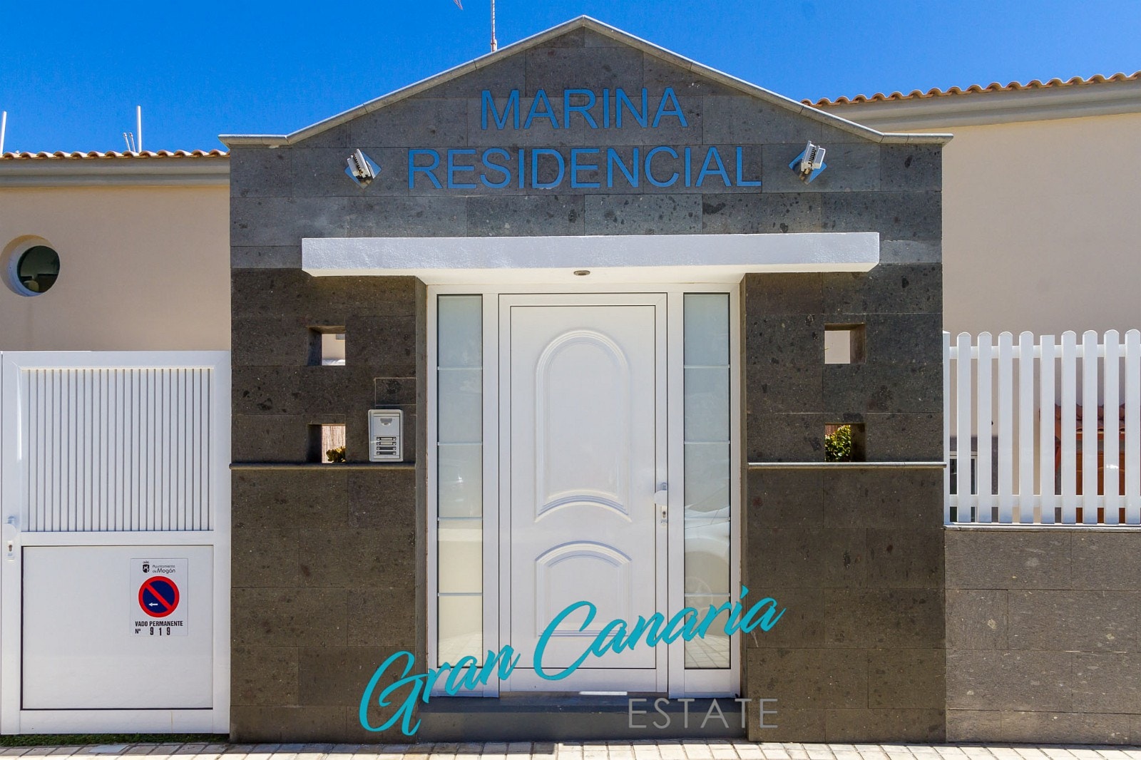 Porten inn til anlegget Galleribilde