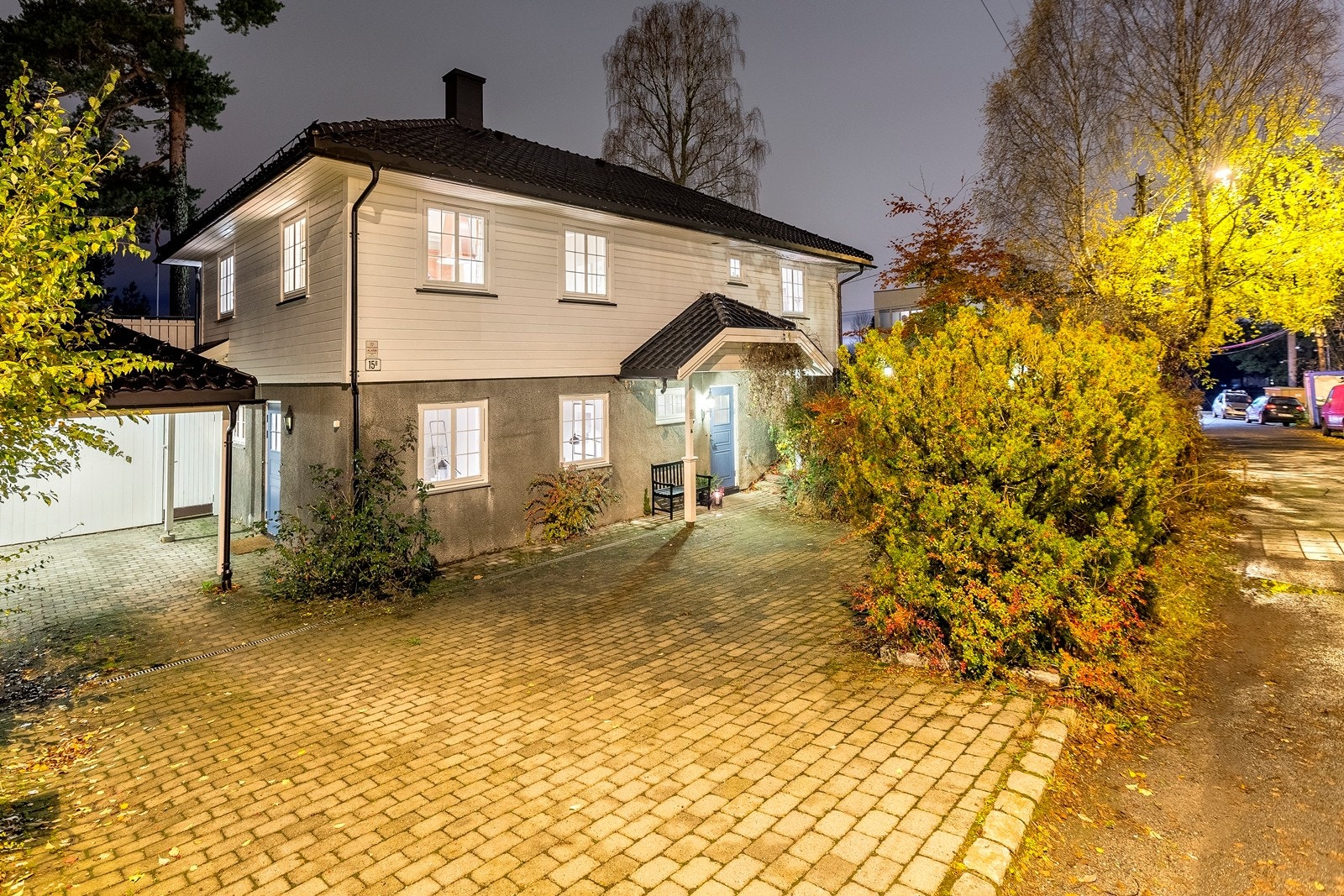 Fasade sett fra Midtåsen - kveldstid. Galleribilde