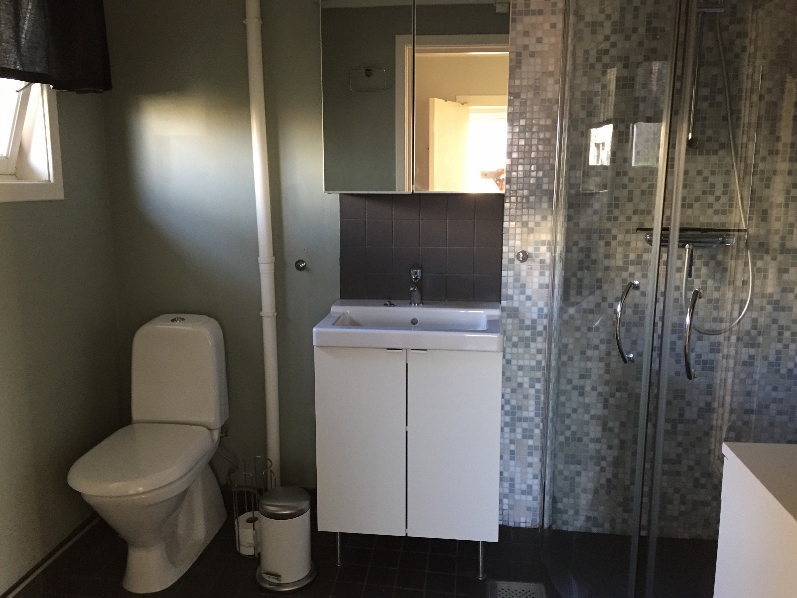 WC, servant,dusj, vaskemaskin Galleribilde