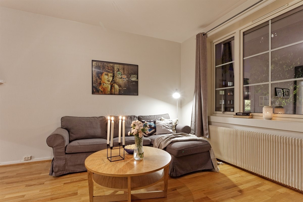 Boligen varmes opp via fjernvarme som er inkl. i felleskostnadene. Galleribilde