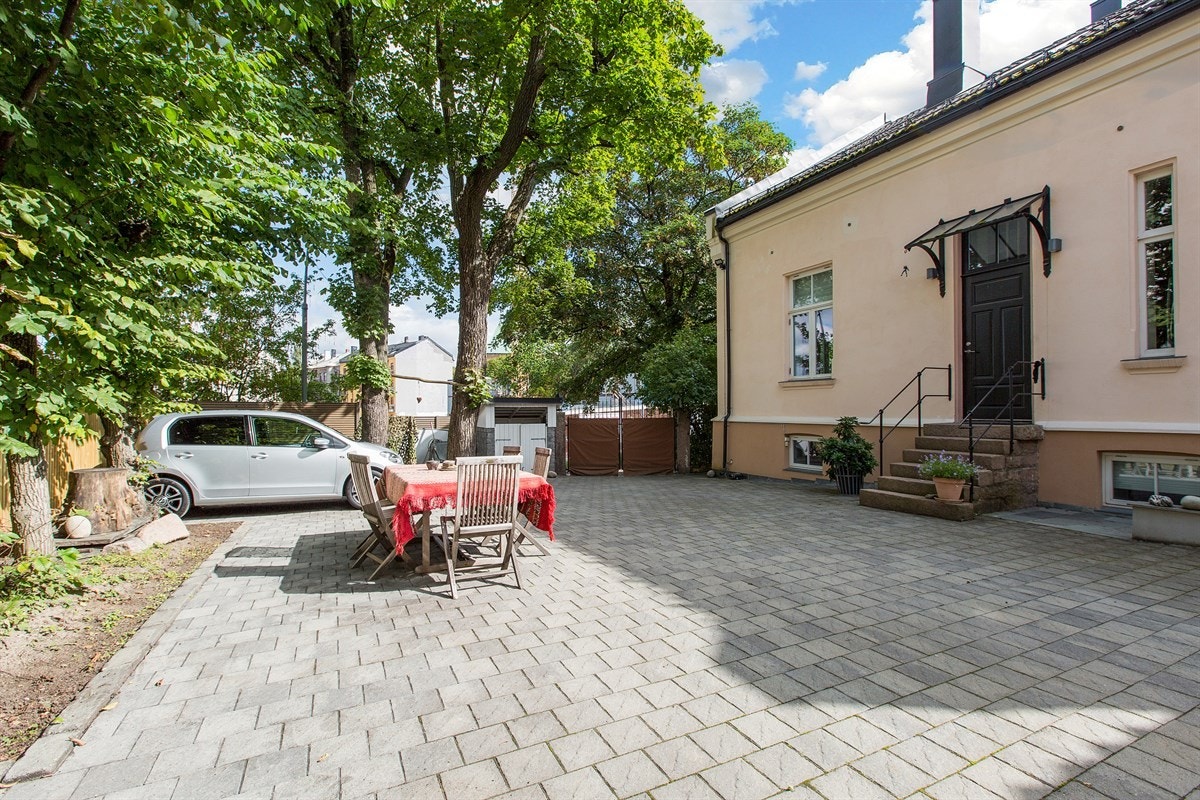 Gårdsplass Galleribilde