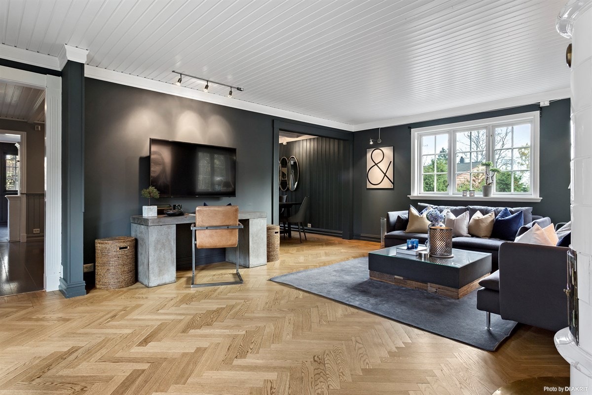 Begge stuene har ildsteder for lune høstkvelder Galleribilde