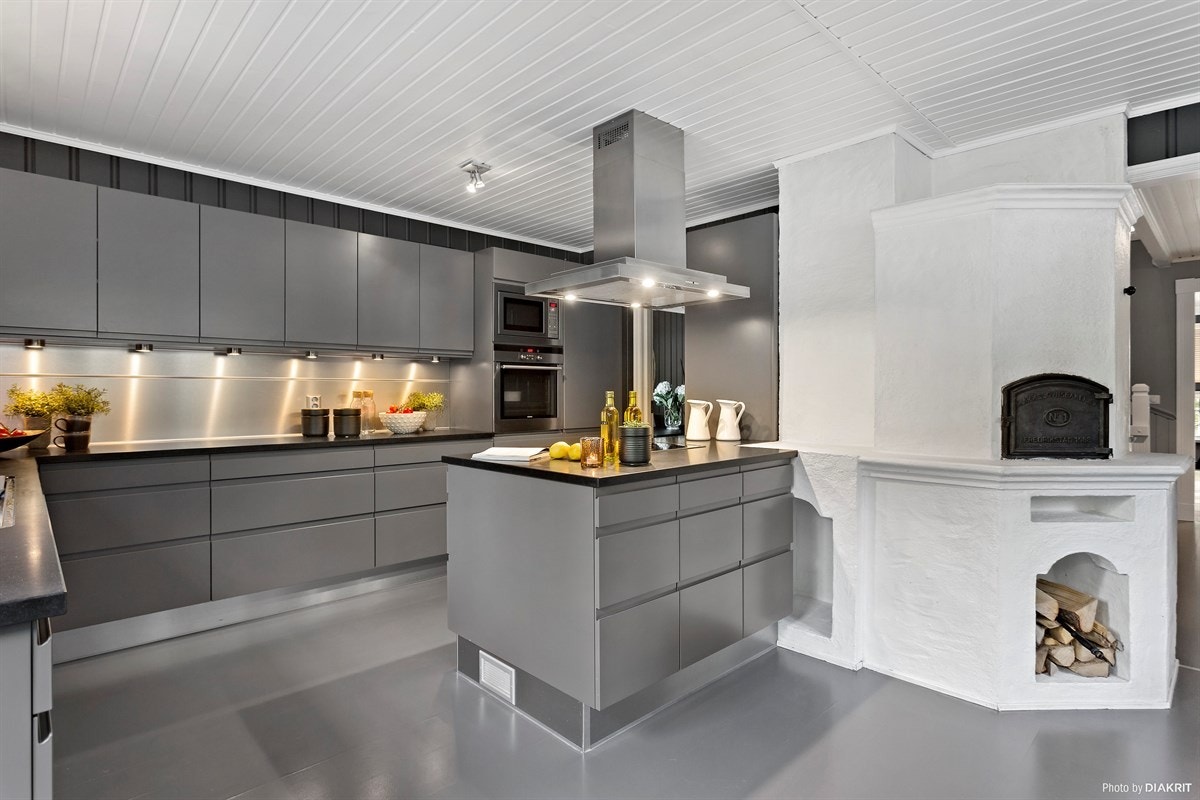 En drøm for mange familier er et stort spisekjøkken med ildsted - velkommen! Galleribilde