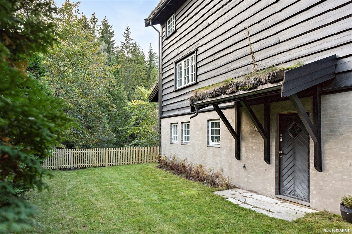 Egen inngang til underetasjen Galleribilde