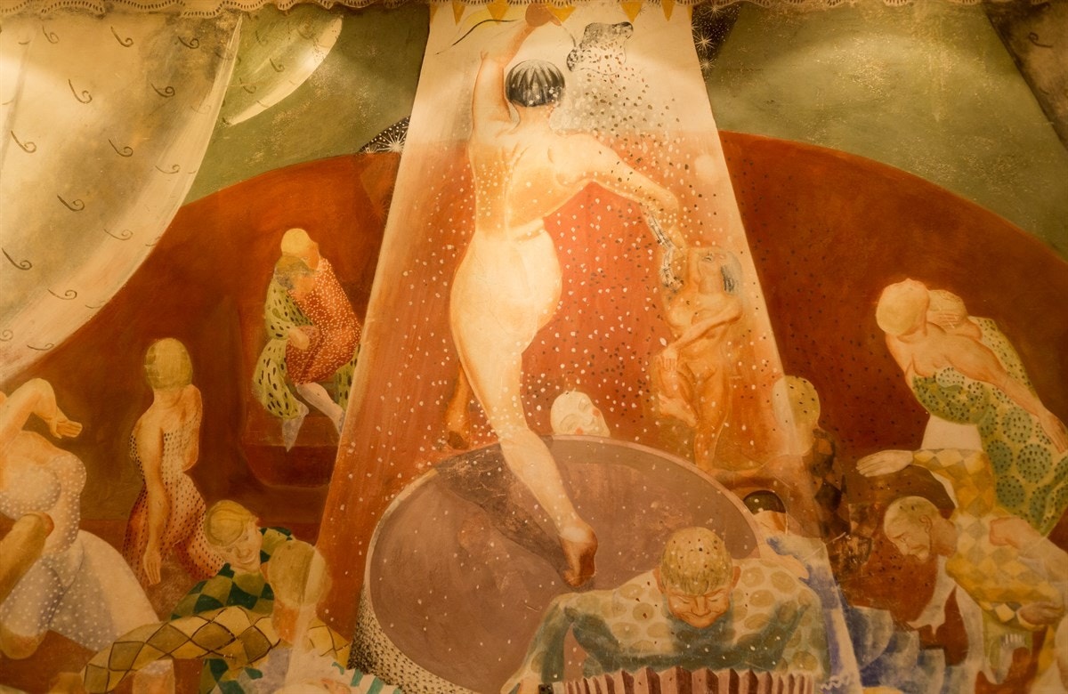 Også her er veggene dekket av freskomalerier man sent vil glemme. Galleribilde