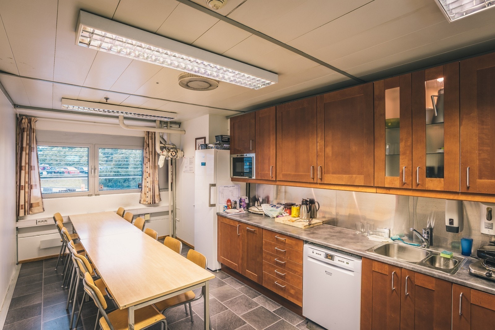 Trivelig spiserom og kjøkken Galleribilde