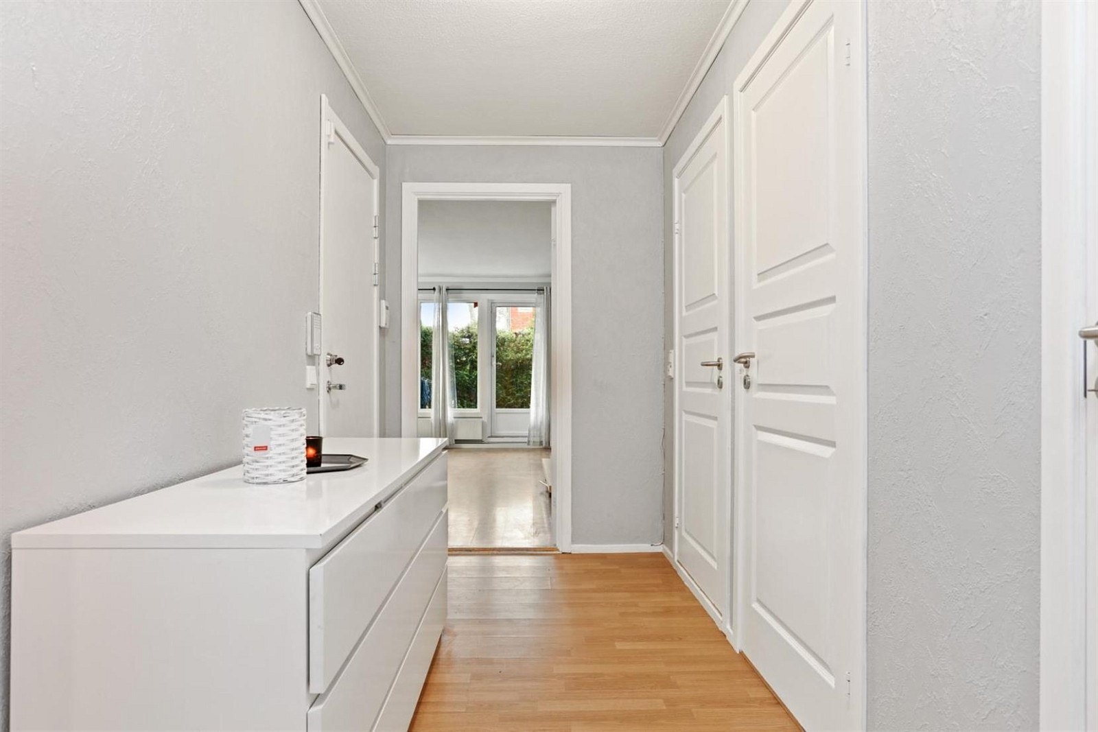 Lys og trivelig entre. Galleribilde