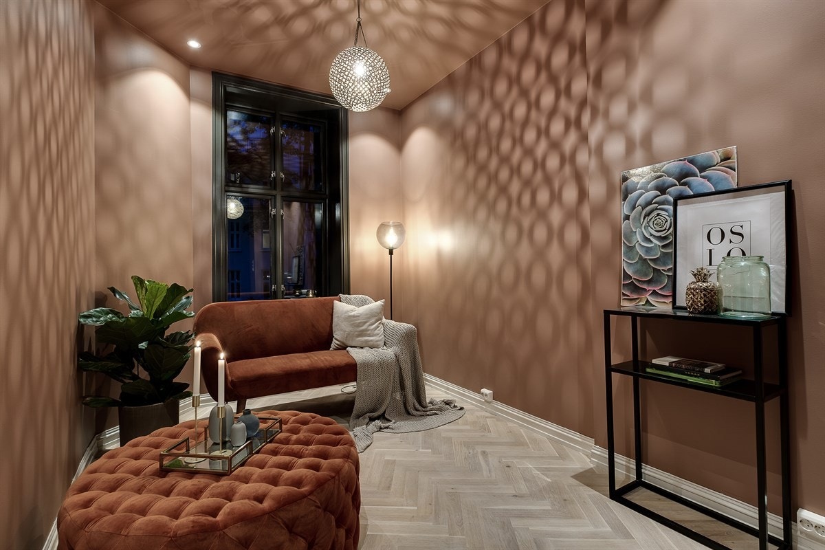 Her kan du enkelt innrede med sofa, bord, mediebenk og kanskje en lenestol? Galleribilde