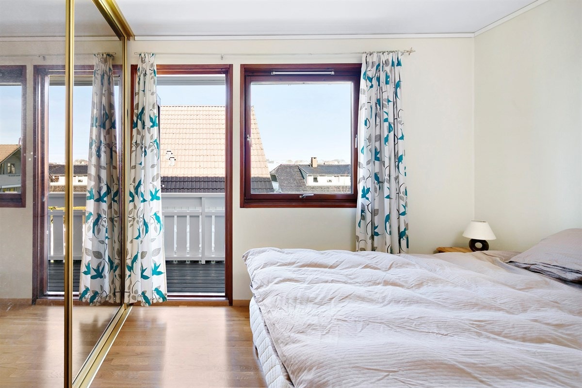 1. etasje inneholder to soverom. Galleribilde