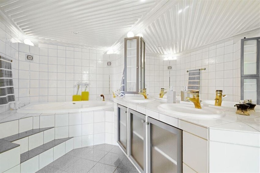 Hovedbad med Jacuzzi Galleribilde