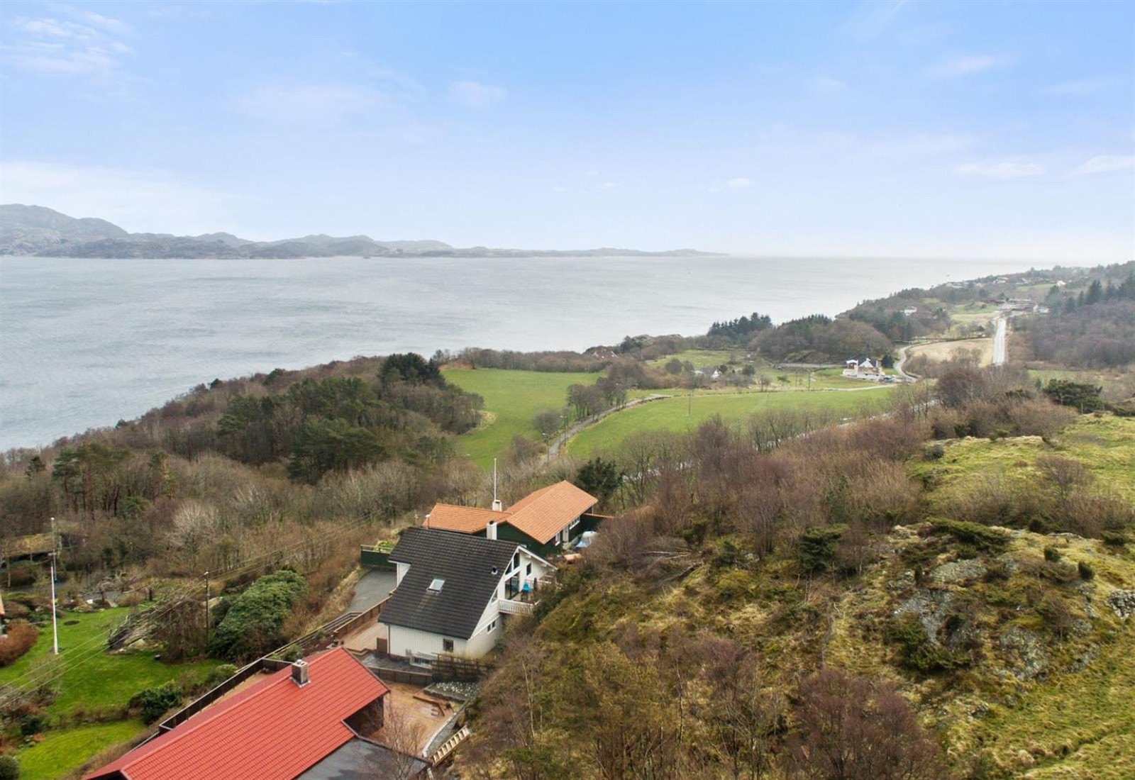 Fra egen tomt går en videre ut i utmarka og til turstiene der. Galleribilde