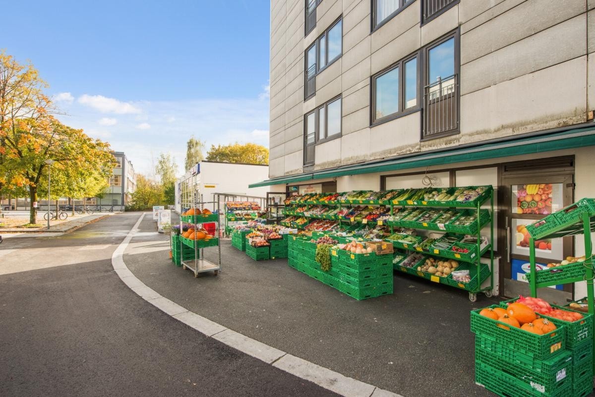 Frukthandleren på hjørnet. Galleribilde