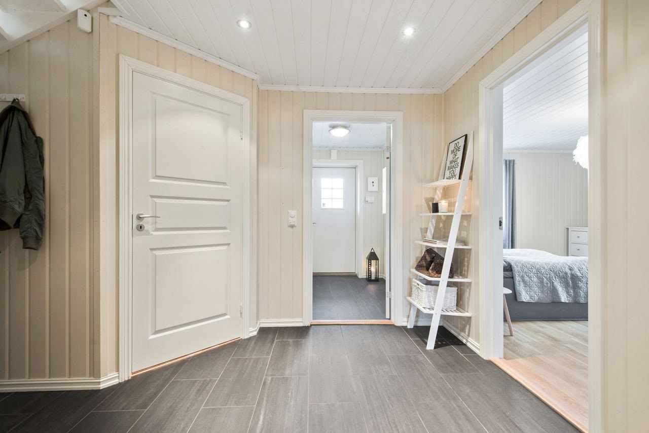 Entre og vindfang Galleribilde