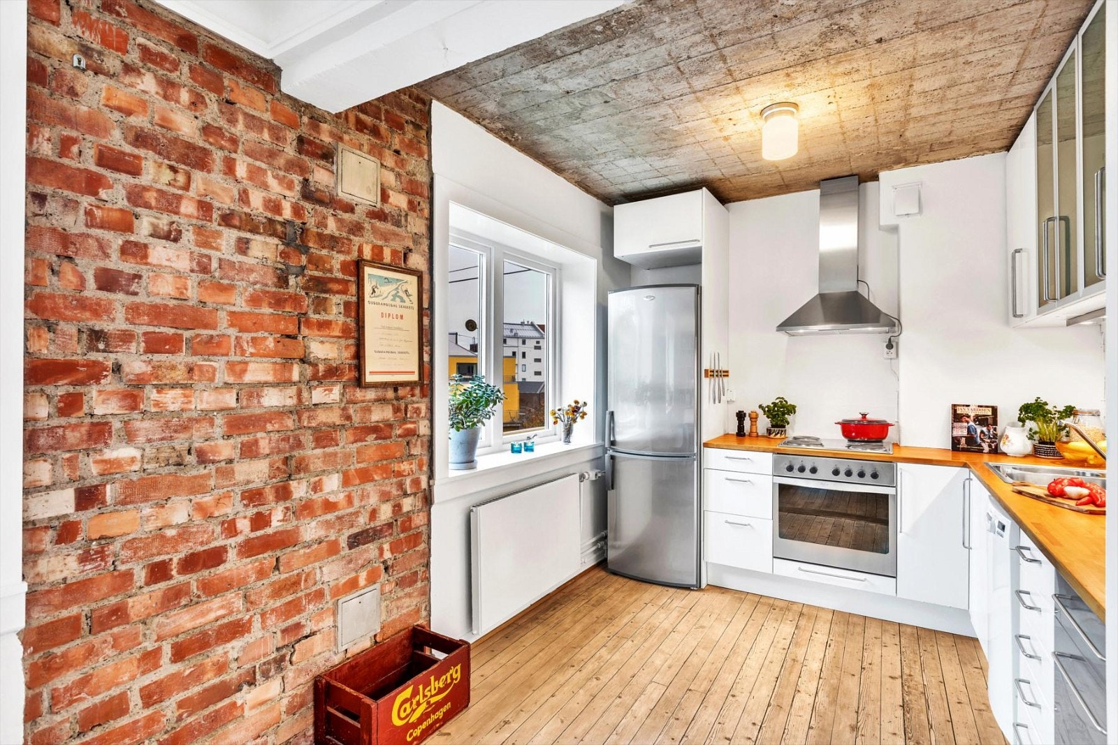 Bjørnar Hagerup Nilssen v/EiendomsMegler1 har gleden av å presentere denne sjarmerende leilighet på Vålerenga! Galleribilde