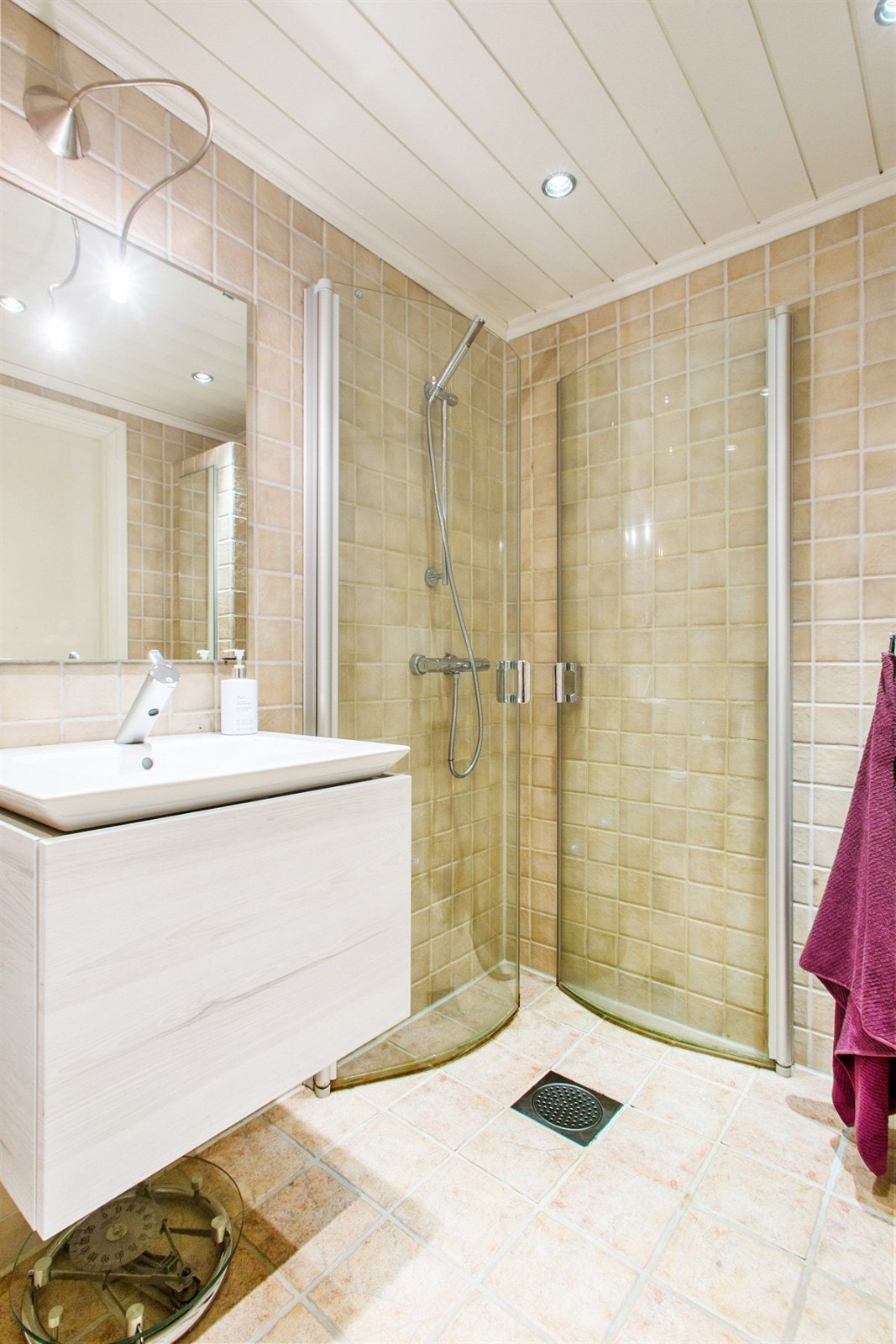 Badet ble oppgradert i 2004 og fremstår som delikat med behagelig spaatmosfær. Galleribilde