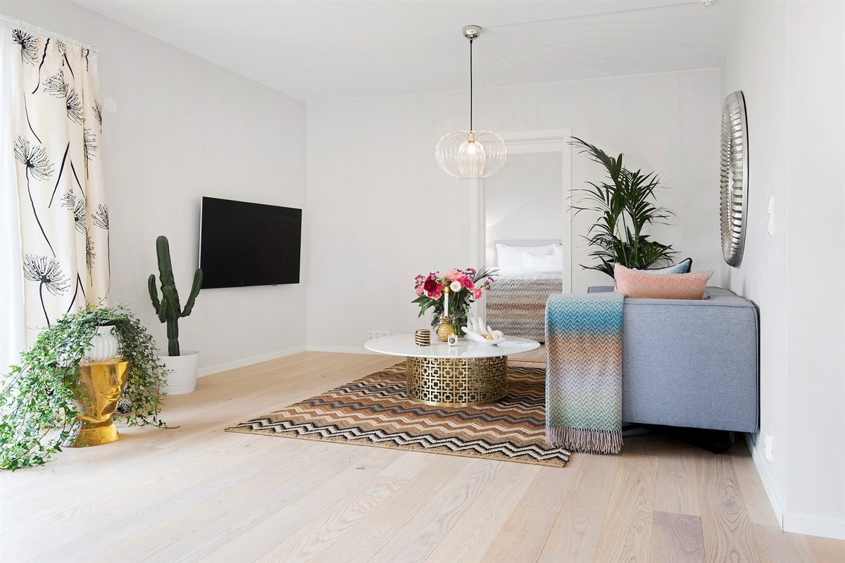 - Boligen har totalt 3 stuer, alle med parkett og slette flater - Galleribilde