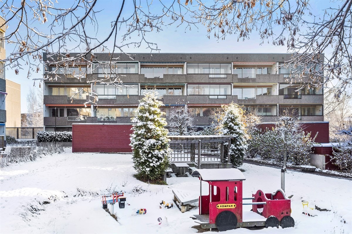 Borettsalget er bilfritt og er parkemessig opparbeidet med lekeplasser, sittegrupper mv. Galleribilde